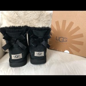 Mini Black Bailey Bow Uggs Kids 13
